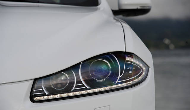 <strong>Jaguar XF│ジャガー XF</strong>