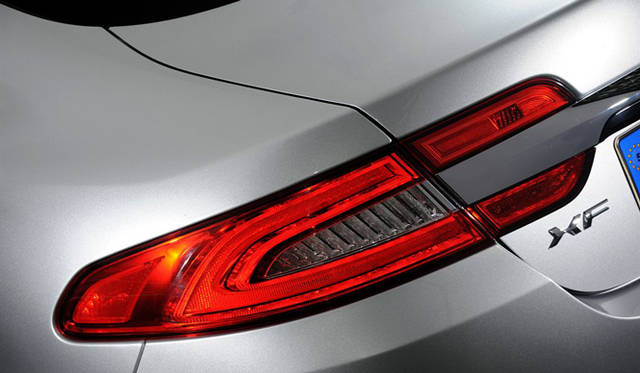 <strong>Jaguar XF│ジャガー XF</strong>