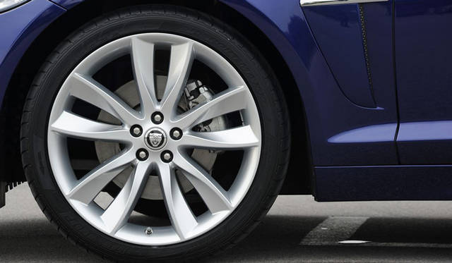 <strong>Jaguar XF│ジャガー XF</strong>