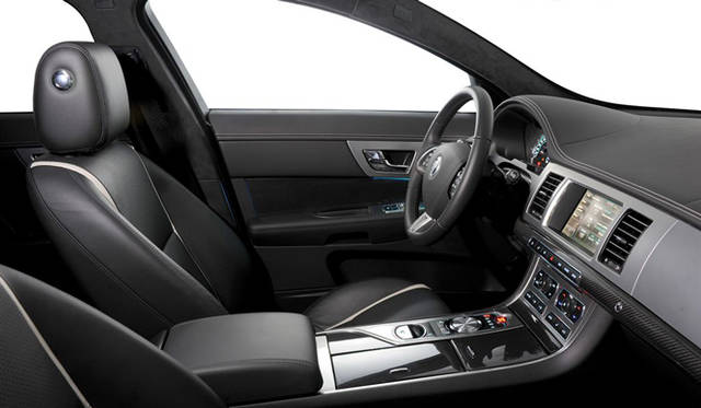 <strong>Jaguar XF│ジャガー XF</strong>