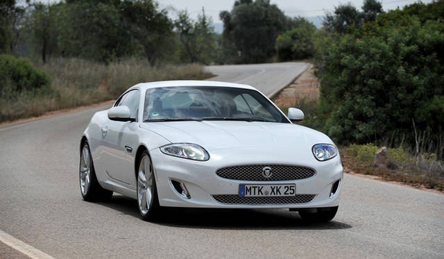<strong>Jaguar XK｜ジャガー XK</strong>　Luxury Coupe