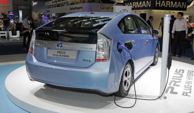 <strong>TOYOTA Prius Plug-in Hybrid｜トヨタ プリウス プラグイン ハイブリッド</strong>