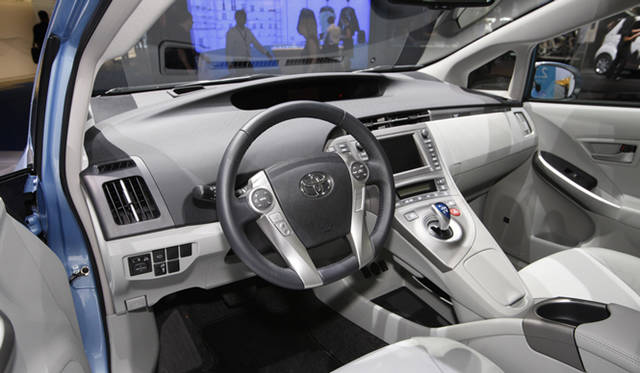 <strong>TOYOTA Prius Plug-in Hybrid｜トヨタ プリウス プラグイン ハイブリッド</strong>