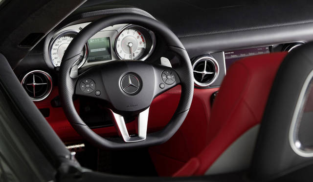 <strong>Mercedes-Benz SLS AMG Roadster｜メルセデス・ベンツ SLS AMG ロードスター</strong>