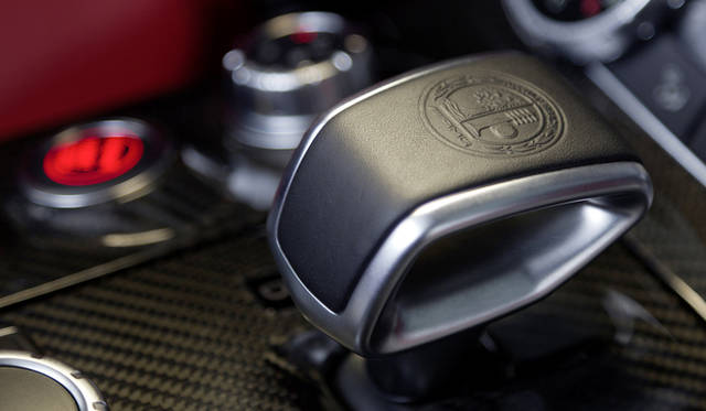 <strong>Mercedes-Benz SLS AMG Roadster｜メルセデス・ベンツ SLS AMG ロードスター</strong>