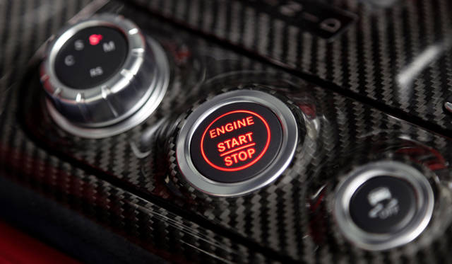 <strong>Mercedes-Benz SLS AMG Roadster｜メルセデス・ベンツ SLS AMG ロードスター</strong>