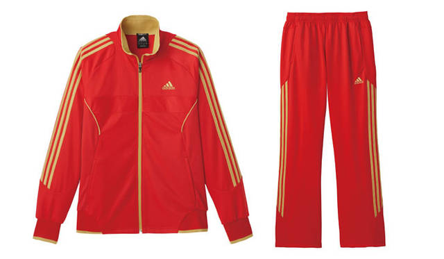 <strong>adidas｜アディダス</strong>　 adidas men’s training fall&winter 2011　「adibright」 左／ウォームアップジャケット7245円、ウォームアップパンツ6195円