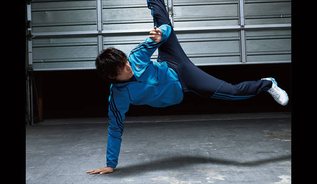 <strong>adidas｜アディダス</strong>　 adidas men’s training fall&winter 2011　「clima365」 KEIJI（EXILE）