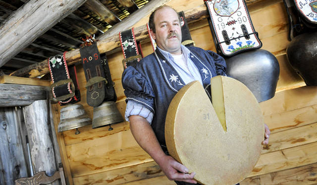 <strong>Corthay｜コルテ</strong>　最高級チーズ「グリュイエール」の工房へ