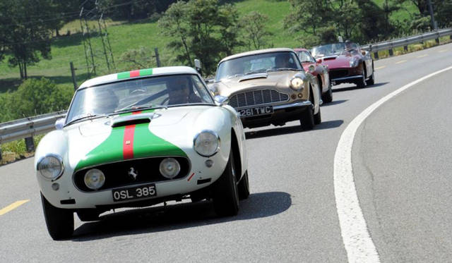 <strong>Corthay｜コルテ</strong>　クラシックカーでアルチザンの工房をまわった。