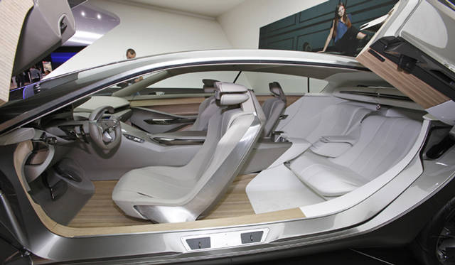 <strong>Peugeot HX1｜プジョー HX1</strong>