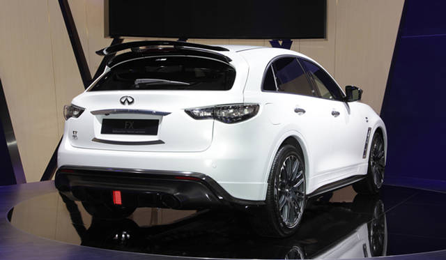 <strong>Infiniti FX Sebastian Vettel concept｜インフィニティFX セバスチャン・ベッテル コンセプト</strong>