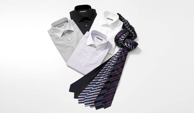 <strong>ESTNATION｜エストネーション</strong>　ESTNATION ORIGINAL DRESS SHIRT 1万2600円、ESTNATION ORIGINAL DRESS TIE 1万500円 