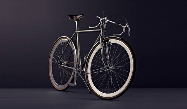 <strong>阪急MEN’S TOKYO</strong>   ロードバイク  37万5000円(ザ・パーク)　<br />Photo by Jun Udagawa　/　pen10月15日号より抜粋