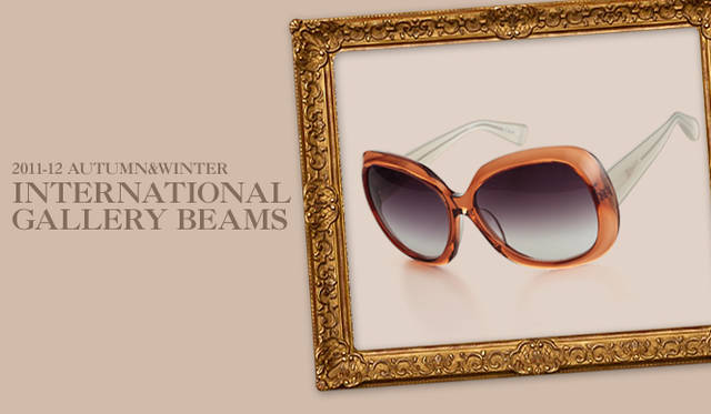 <strong>INTERNATIONAL GALLERY BEAMS｜インターナショナルギャラリー ビームス</strong><br />ベルト同様、“レトロ”なムードを盛り上げてくれるビックフェイスのサングラスを合わせて、スタイルをクールに仕上げたい！<br />サングラス（LINDA FARROW）　3万5700円（リンダ ファロー／インターナショナルギャラリー ビームス　Tel. 03-3470-3925）