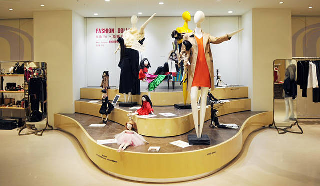 <strong>BARNEYS NEW YORK｜バーニーズ　ニューヨーク</strong>　「ANDREW YANG for BARNEYS NEW YORK」　バーニーズ　ニューヨーク福岡店3階