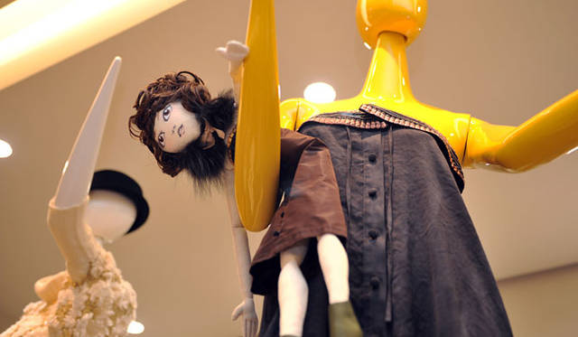 <strong>BARNEYS NEW YORK｜バーニーズ　ニューヨーク</strong>　「ANDREW YANG for BARNEYS NEW YORK」　ミュラー オブ ヨシオクボドール