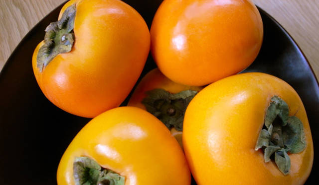 <strong>生方ななえ｜柿の魔法</strong>