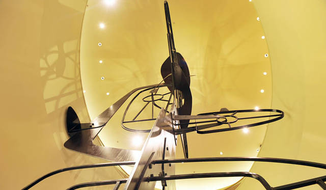 <strong>BARNEYS NEW YORK｜バーニーズ　ニューヨーク</strong>　1階から2階を望む