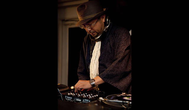 <strong>OCEANUS presents　夜ジャズ　URBAN CRUISE EDITION</strong>　須永辰緒