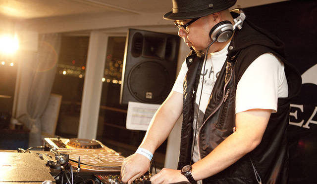 <strong>OCEANUS presents　夜ジャズ　URBAN CRUISE EDITION</strong>　田中知之