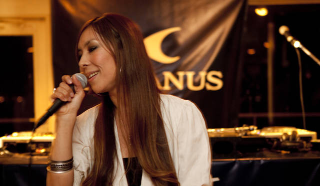 <strong>OCEANUS presents　夜ジャズ　URBAN CRUISE EDITION</strong>　akiko