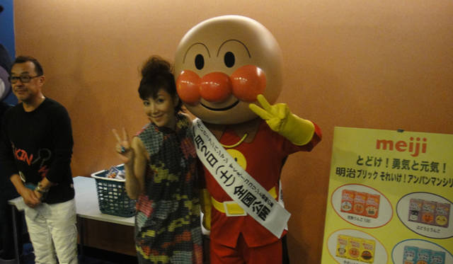 <strong>戸田恵子｜慌ただしくも充実した、夏を振り返る　その1</strong><br />被災地の子どもたちの笑顔を見ると、本当にうれしくなります。