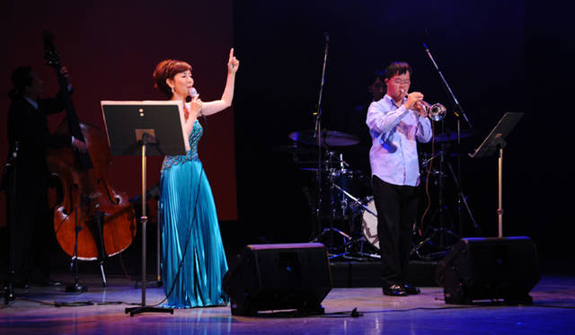 <strong>戸田恵子｜慌ただしくも充実した、夏を振り返る　その1</strong><br />心臓病も克服した俊輝くんが、息をものすごく使うトランペットに挑戦している姿は本当にすばらしい！　終演後のハイタッチが忘れられません。