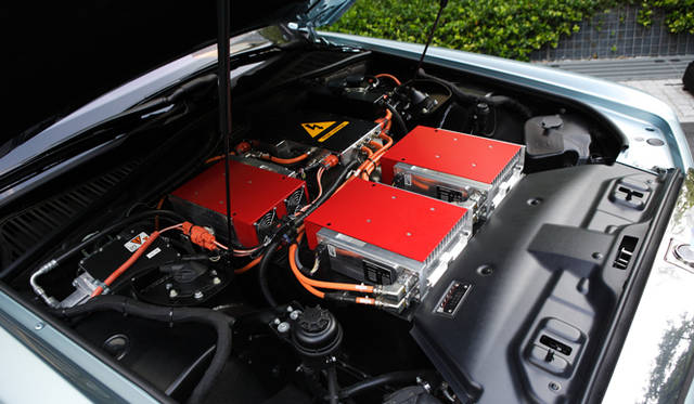 <strong>ROLLS-ROYCE 102EX-PHANTOM EXPERIMENTAL ELECTRIC｜ロールス・ロイス 102EX ファントム・エクスペリメンタル・エレクトリック</strong>