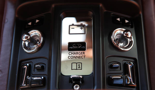 <strong>ROLLS-ROYCE 102EX-PHANTOM EXPERIMENTAL ELECTRIC｜ロールス・ロイス 102EX ファントム・エクスペリメンタル・エレクトリック</strong>