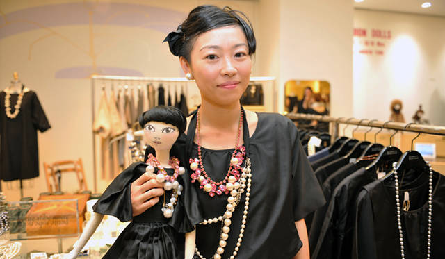 <strong>BARNEYS NEW YORK｜バーニーズ　ニューヨーク</strong>　バーニーズ　ニューヨーク福岡店レセプションパーティー　「プティローブノアー」デザイナー 阿部好世さん