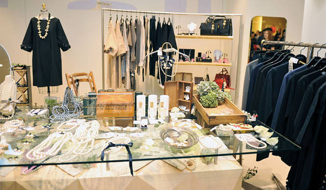 <strong>BARNEYS NEW YORK｜バーニーズ　ニューヨーク</strong>　バーニーズ　ニューヨーク福岡店レセプションパーティー　「プティローブノアー」LIMITED SHOP IN FUKUOKA