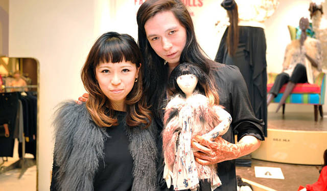 <strong>BARNEYS NEW YORK｜バーニーズ　ニューヨーク</strong>　バーニーズ　ニューヨーク福岡店レセプションパーティー　「レキサミ」デザイナー 幾左田千佳さんと、ドールアーティスト アンドリュー・ヤン氏