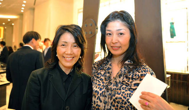 <strong>BARNEYS NEW YORK｜バーニーズ　ニューヨーク</strong>　バーニーズ　ニューヨーク福岡店レセプションパーティー　集英社 第8編集部（SPUR・MAQUIA）部長 野村英里さんと、「HISASHI HORAYA」洞 明子さん