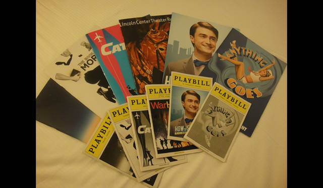 <strong>戸田恵子｜慌ただしくも充実した、夏を振り返る　その2　ニューヨーク観劇三昧！</strong><br />あっというまにオフは終わり。今年ばかりは豊作すぎてまだまだ観足りない感じ。今すぐにも旅立ちたいくらいです！　今年も幼馴染のちょっぴり大きくなった（太った）三ツ矢雄二さんと一緒に仲良く旅することができました。寝て、観て、観て、寝て。相変わらずのニューヨークですが、また行けるようにお仕事頑張ろう！　という想いを胸に16日に帰国しました。リフレッシュ、リラックス、リセット！　できました!!