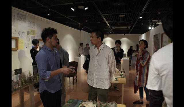 <strong>AAF通信｜U-30 記念シンポジウムI　開催レポート</strong><br />藤本壮介氏にプレゼンテーション。<br />Photo by Satoshi Shigeta ©Nacasa&Partners.Inc.