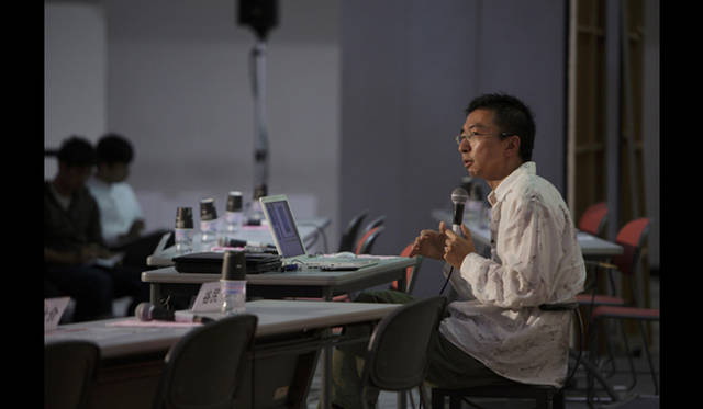 <strong>AAF通信｜U-30 記念シンポジウムI　開催レポート</strong><br />ゲスト建築家によるプレゼンテーション　藤本壮介氏。<br />Photo by Satoshi Shigeta ©Nacasa&Partners.Inc.