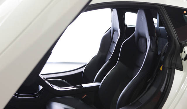 <strong>McLaren MP4-12C｜マクラーレン MP4-12C</strong>