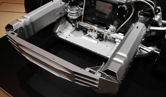 <strong>McLaren MP4-12C｜マクラーレン MP4-12C</strong>