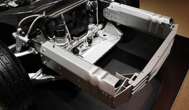 <strong>McLaren MP4-12C｜マクラーレン MP4-12C</strong>