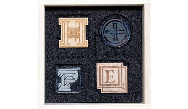 <strong>THE CONRAN SHOP｜ザ・コンランショップ</strong>　イベント「CASE STUDY」　JONATHAN BARNBROOK　EDITION PIECE：イラストレーションをほどこした木箱