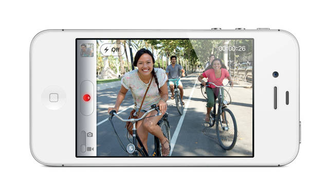 <strong>iPhone 4S｜外見はそのままに、大幅にグレードアップ！</strong>　この解像度ならもうコンデジはいらない？