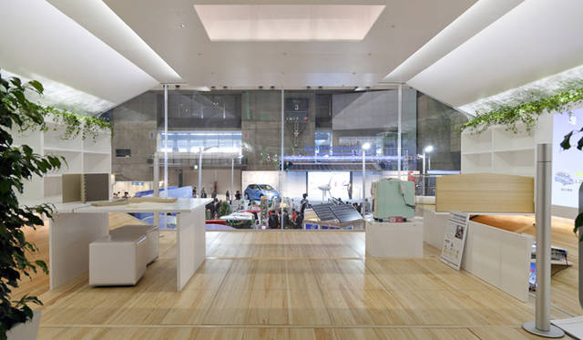 <strong>CEATEC JAPAN 2011</strong>　スマートハウス「NSH-2012」の居室空間。柱がなく、外板に応力をもたせるモノコック構造。