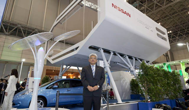<strong>CEATEC JAPAN 2011</strong>　リーフの開発に携わり、PCSの開発も取りまとめた、日産自動車 ゼロエミッション事業本部 商品戦略・企画グループ チーフ・プロダクト・スペシャリスト 阿部徹さん。