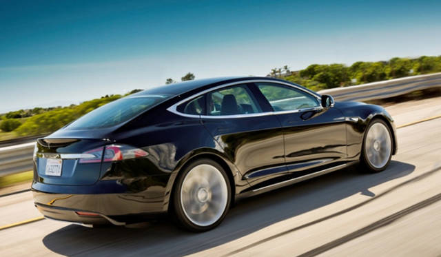 <strong>TESLA model S｜テスラ モデルS</strong>