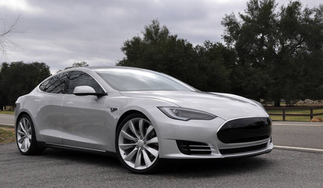 <strong>TESLA model S｜テスラ モデルS</strong>