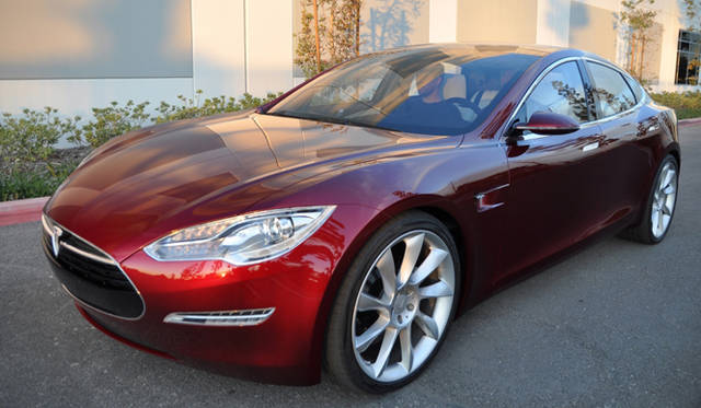 <strong>TESLA model S｜テスラ モデルS</strong>