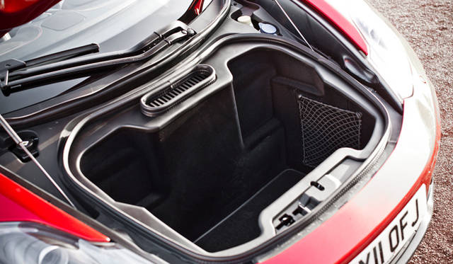 <strong>McLaren MP4-12C｜マクラーレン MP4 12C</strong>