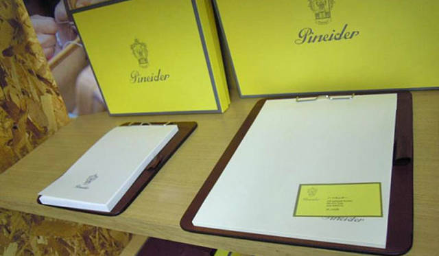 <strong>伊勢丹｜イセタンメンズ レジデンス</strong>　「ピネイダー」ステーショナリー雑貨オーダーフェア　10月18日（火）まで開催中