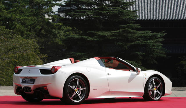 <strong>Ferrari 458 SPIDER│フェラーリ 458 スパイダー</strong>